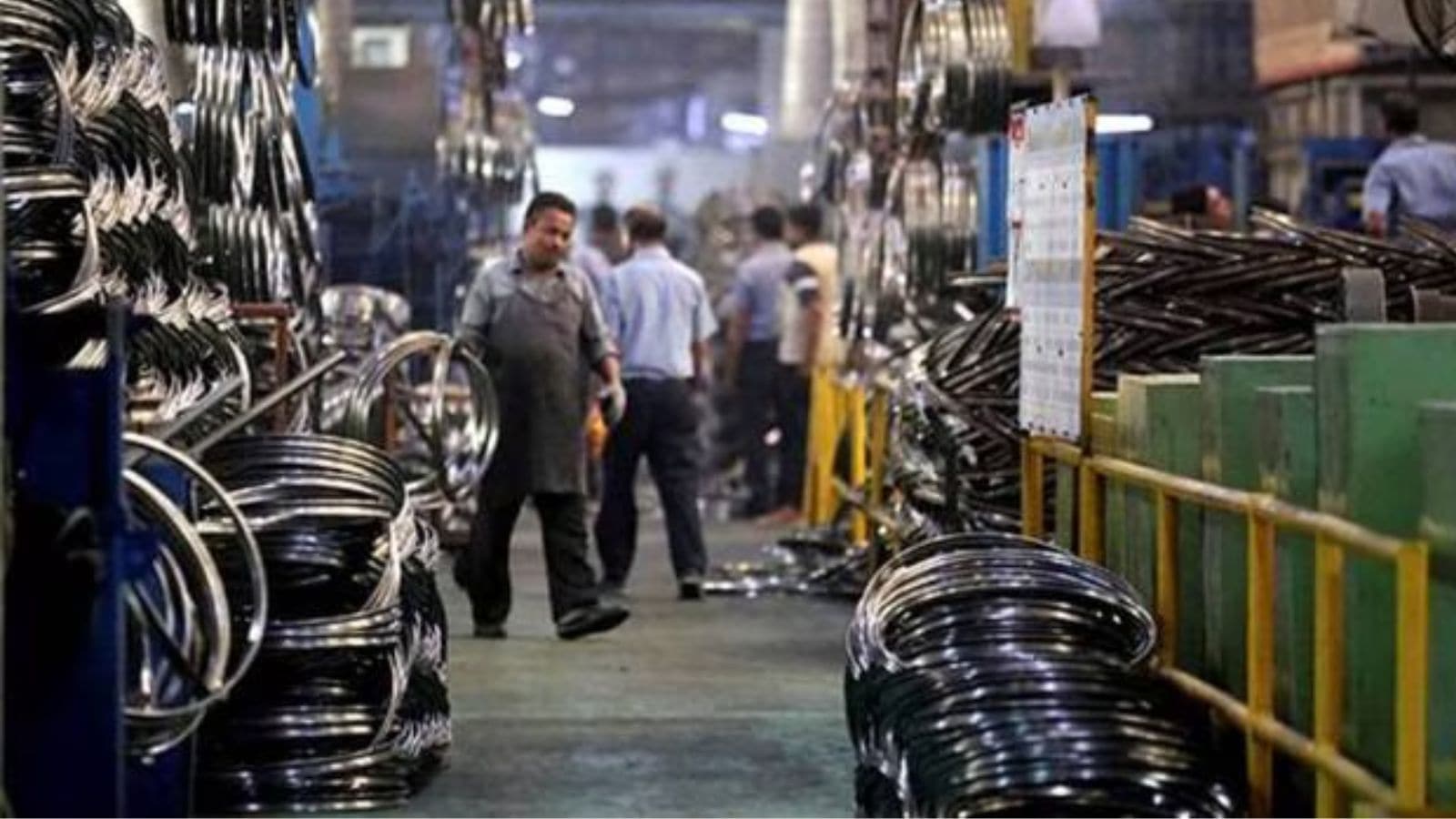 US Tariffs Crush Indian Exporters: New SEZ Rules to Allow Domestic Sales, Boosting Manufacturing and Efficiency.